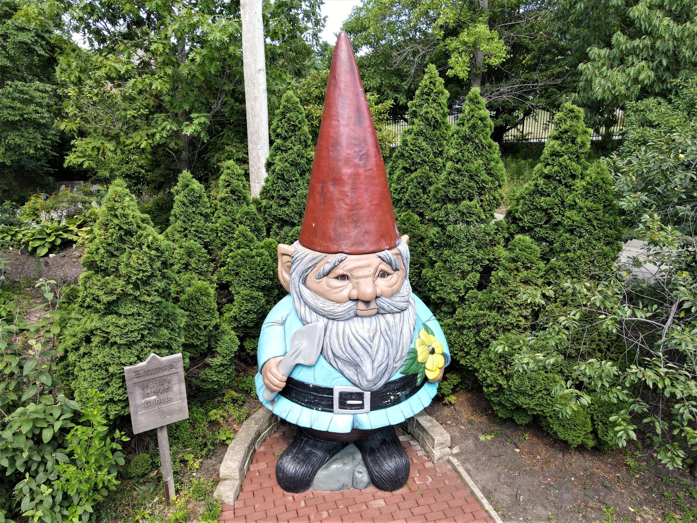 Elwood the World's Largest Concrete Gnome